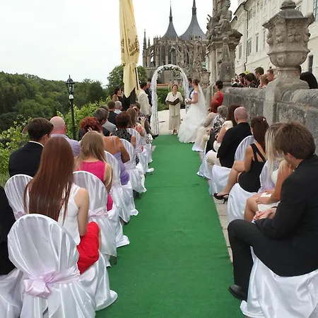 U Varhanare ホテル