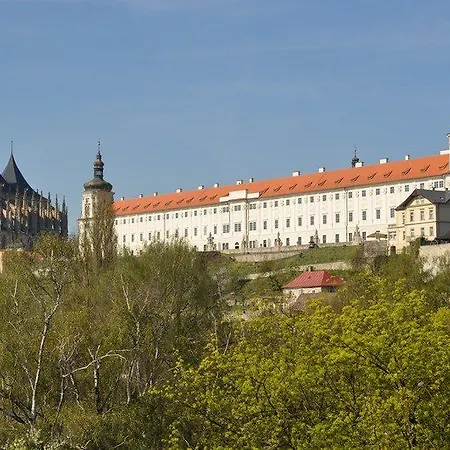 Ξενοδοχείο U Varhanare