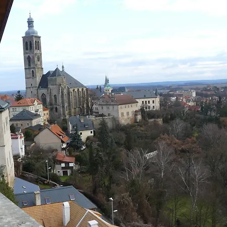 Ξενοδοχείο U Varhanare