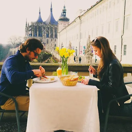 U Varhanare ホテル