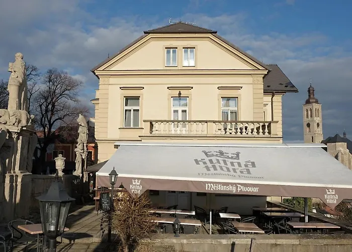 ホテル U Varhanare クトナー・ホラ