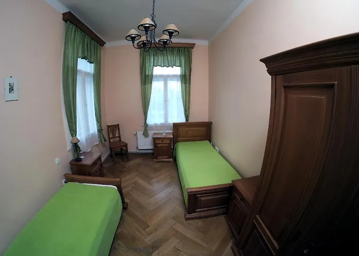 U Varhanare ホテル